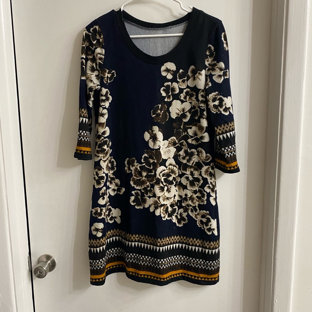 Knit floral pattern sweater dress size medium